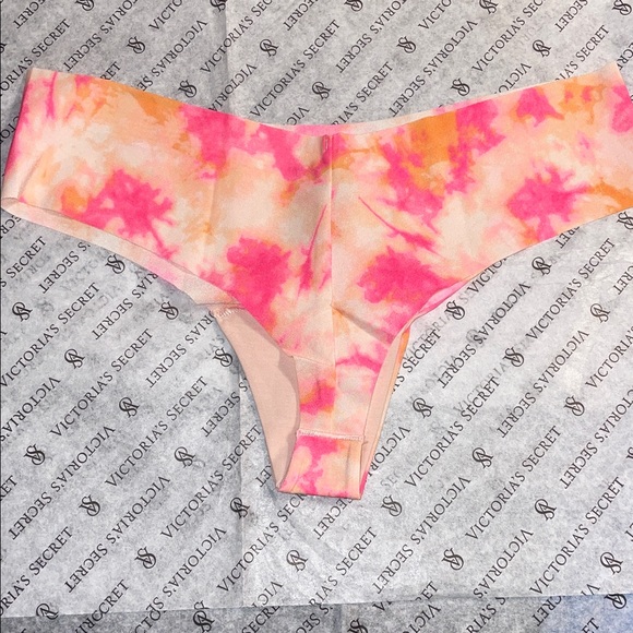 PINK Victoria’s Secret Tie Dye No Show Thongs - Picture 6 of 6